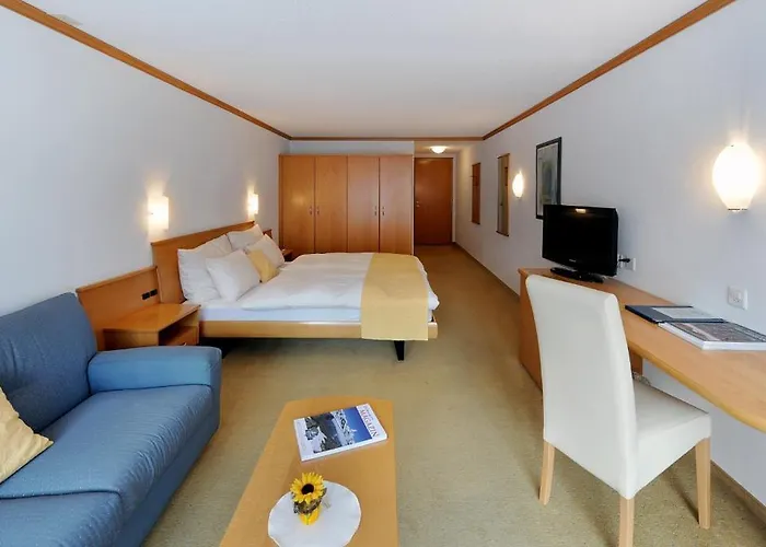 Tschugge Отель 4*