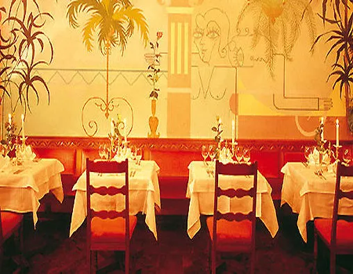 Tschugge Отель 4*