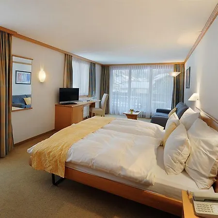 Tschugge Hotell 4*