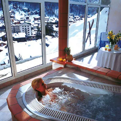 Tschugge Hotel