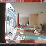 Tschugge Hotel 4*