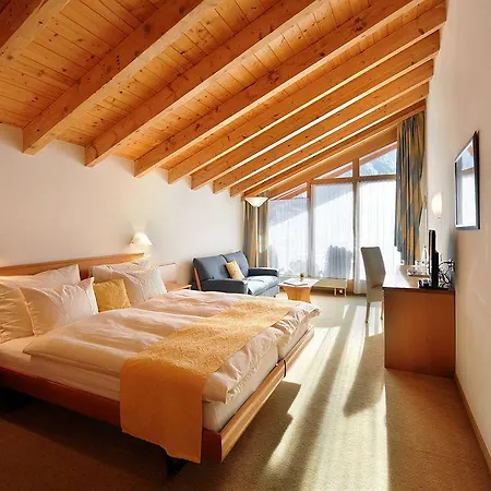 Hotel Tschugge 4*