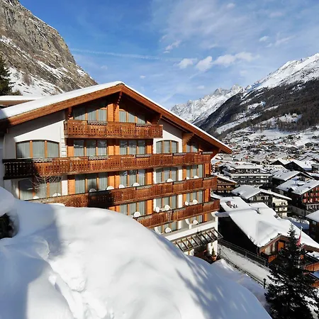 Hotel Tschugge 4*