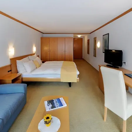Tschugge Hotel 4*